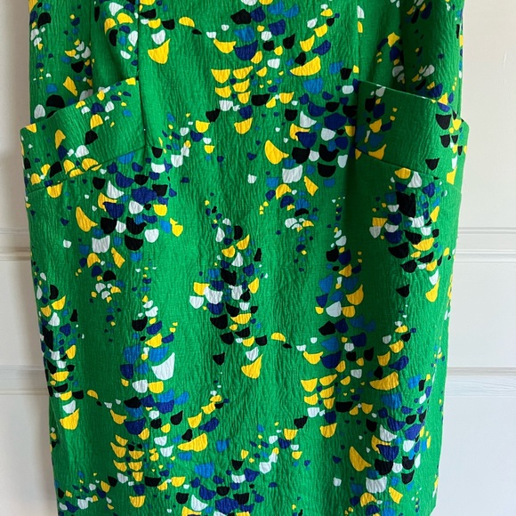 Green Patterned Sleeveless Dress - Picture 4 of 4